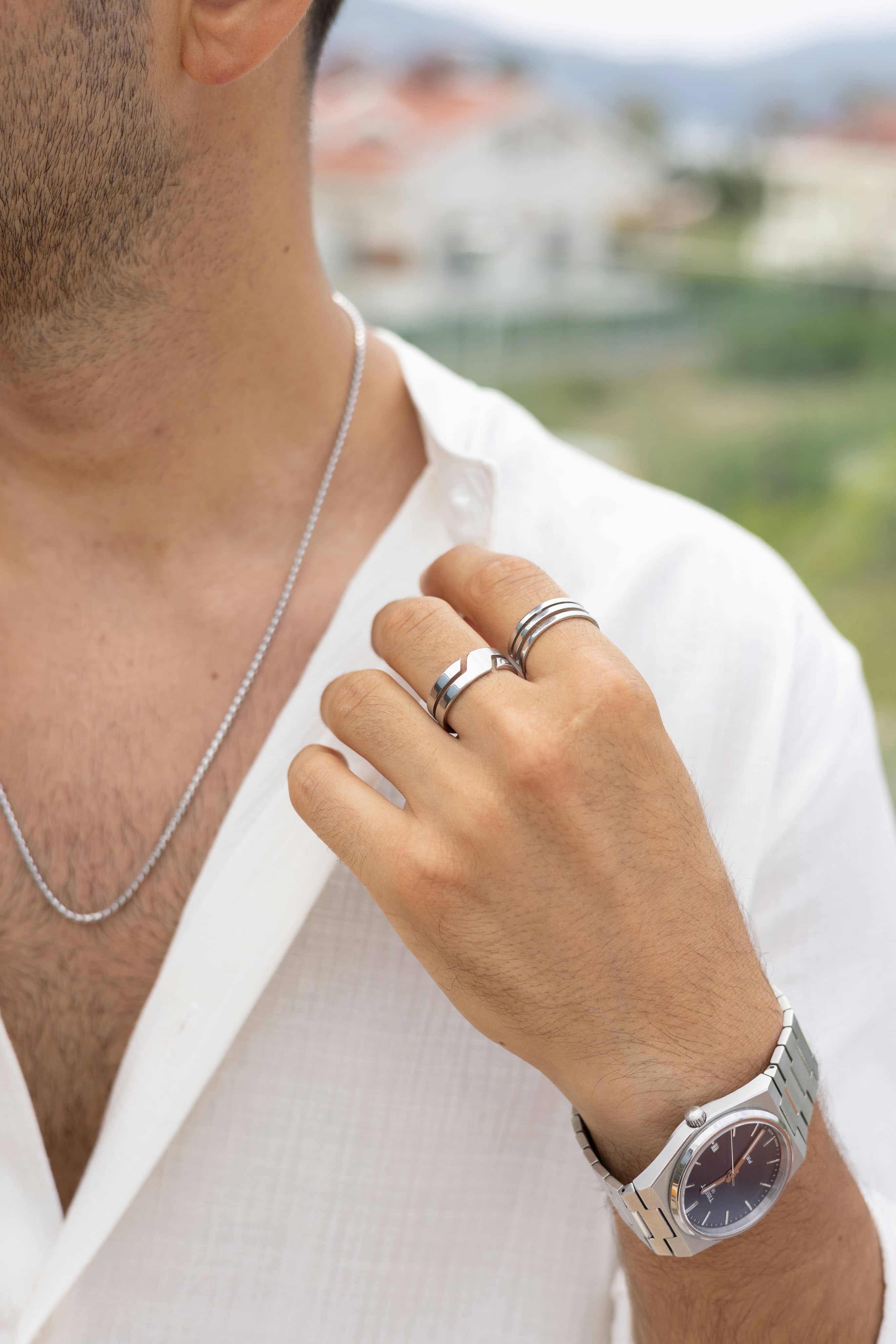 Minimal Chain Necklace