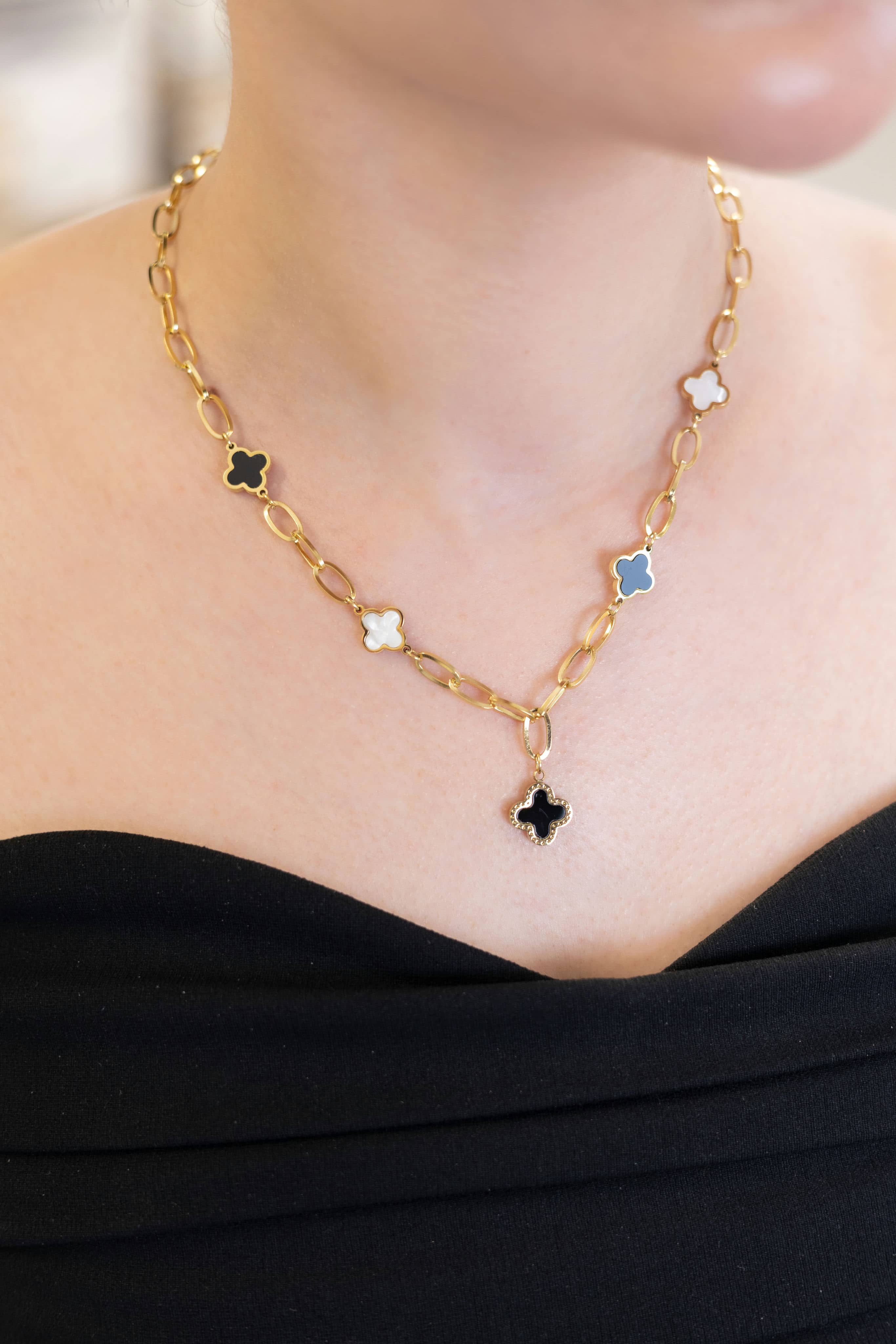 Necklace Black & White Clover Edition