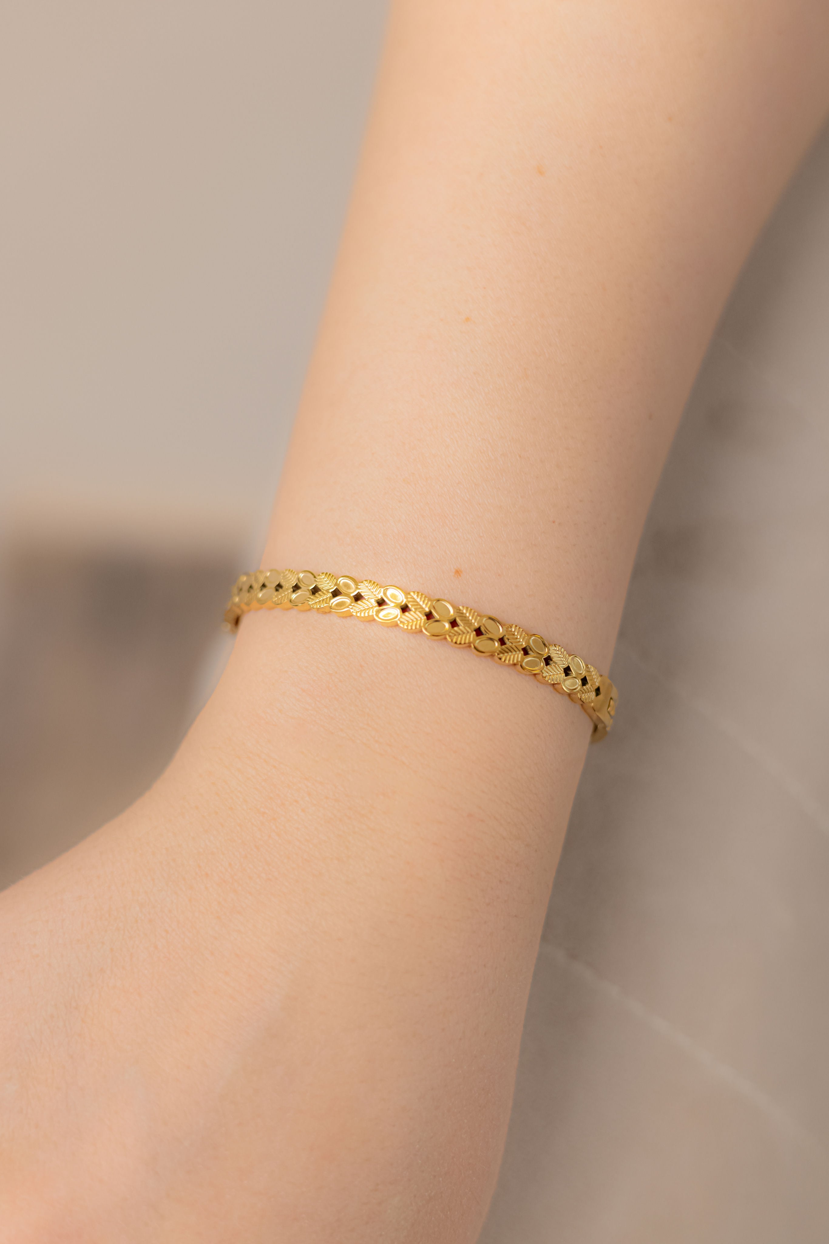 Bangle Leave