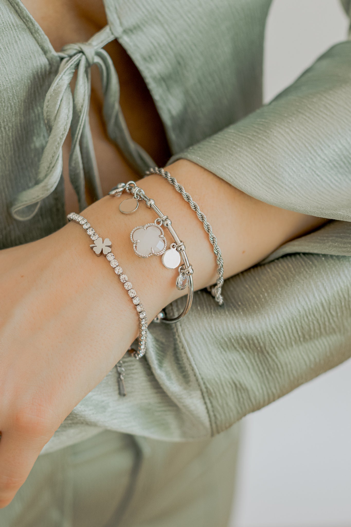 White Clover Midi Bangle